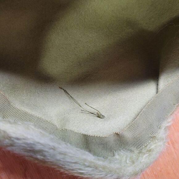 VINTAGE 50s chartreuse green furry pillbox beret hat Montaldo's - Picture 7 of 8